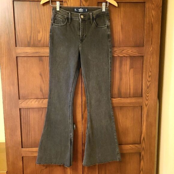 Hollister High Rise Flare Split Hem Black Size 3 Short - Picture 1 of 6